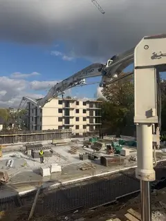 Betonowanie płyty fundamentowej na budowie Brodzińskiego 20